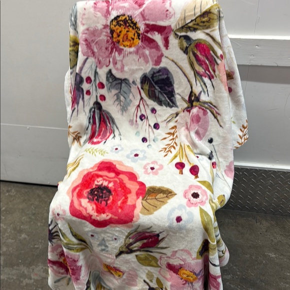 Other - Floral Patterned Throw Blanket